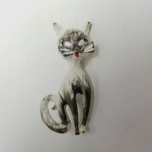 Vintage White and Black Enamel Cat Brooch, Red Mouth, 60s 70s Style, Estate - Picture 2 of 5